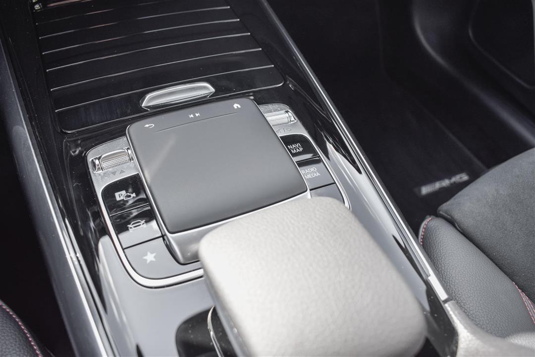 Grå Mercedes A180 d fra 2019