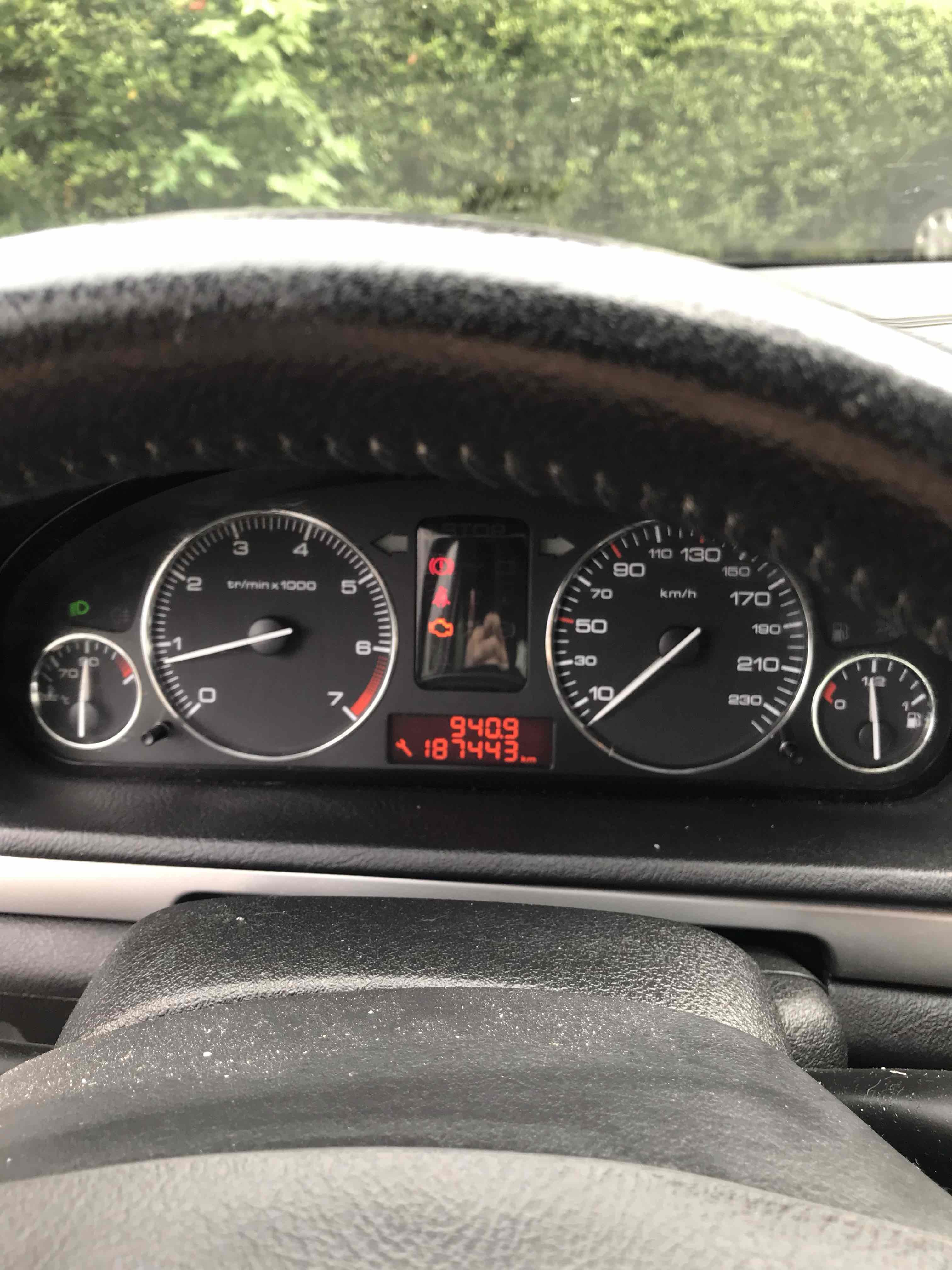 Sort Peugeot 407 fra 2006