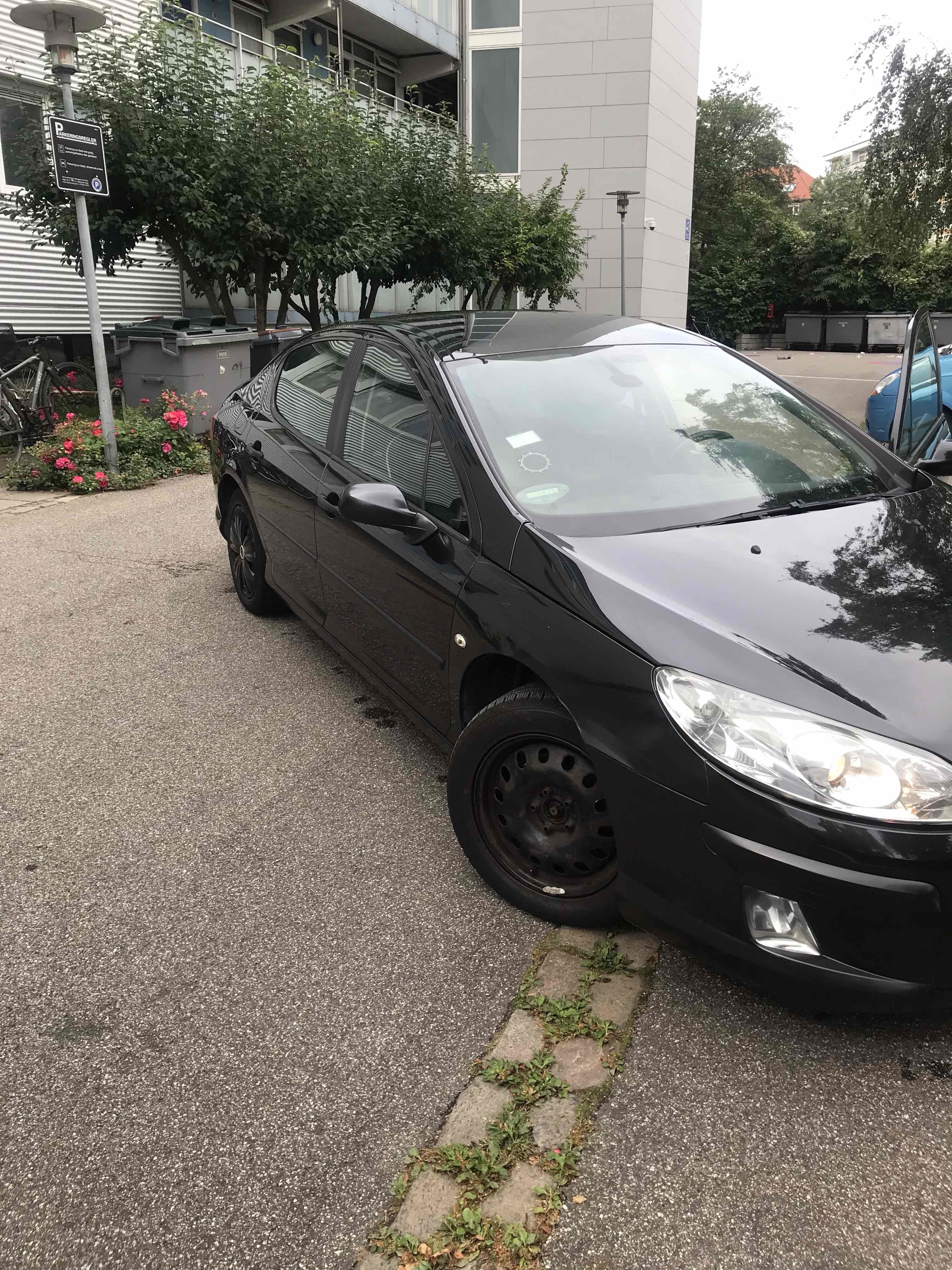 Sort Peugeot 407 fra 2006