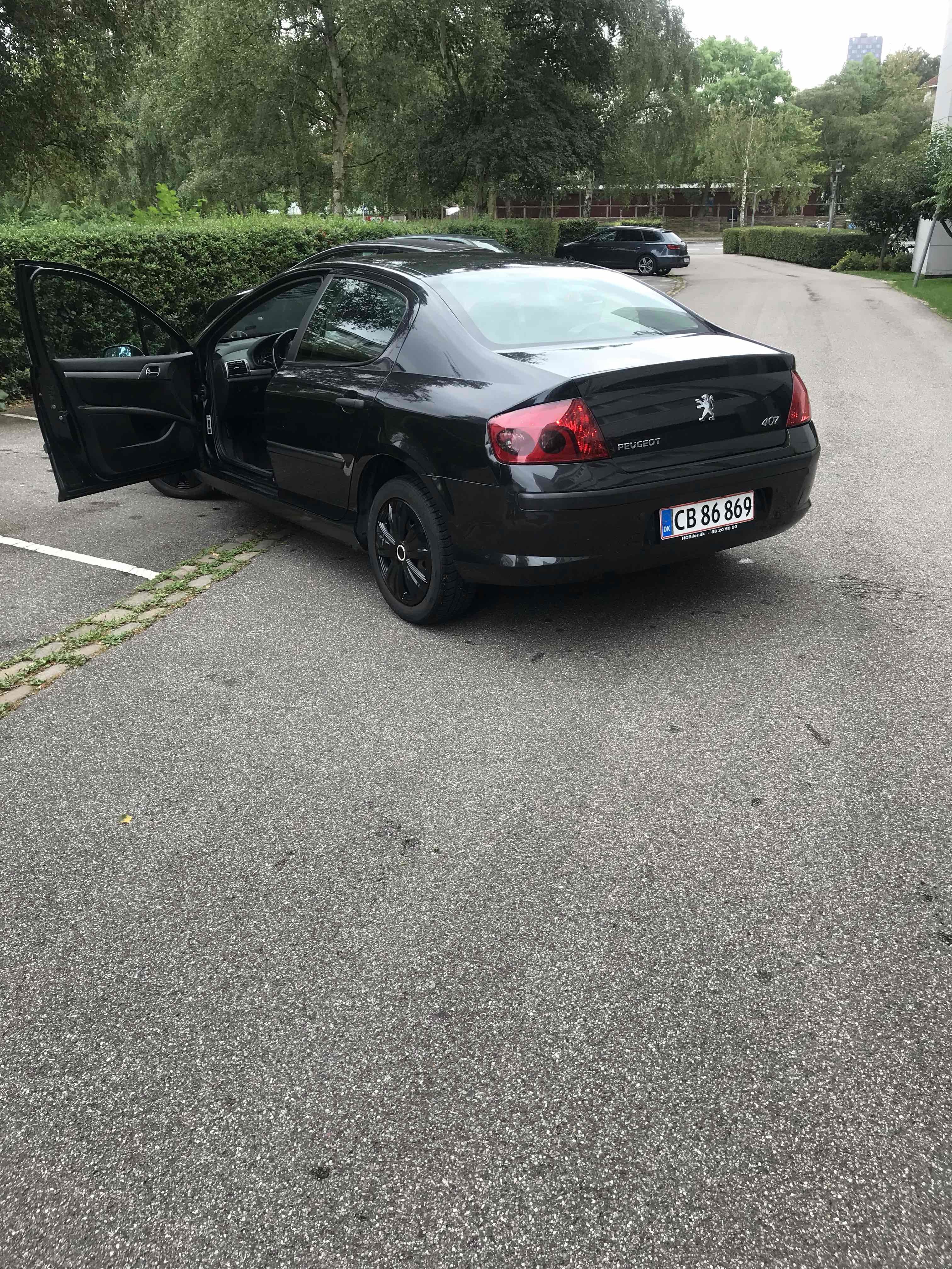 Sort Peugeot 407 fra 2006