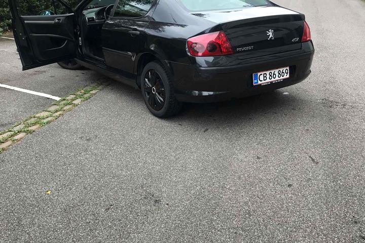 Sort Peugeot 407 fra 2006