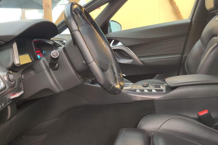 Blå Citroën DS5 fra 2012