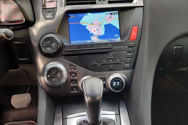Blå Citroën DS5 fra 2012