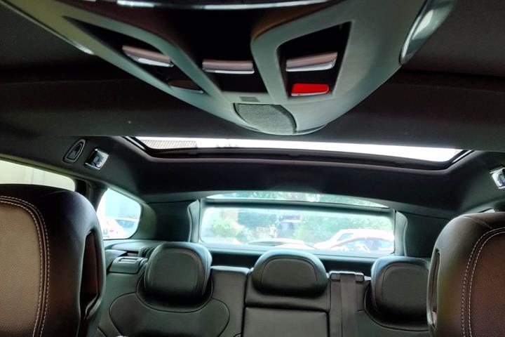 Blå Citroën DS5 fra 2012