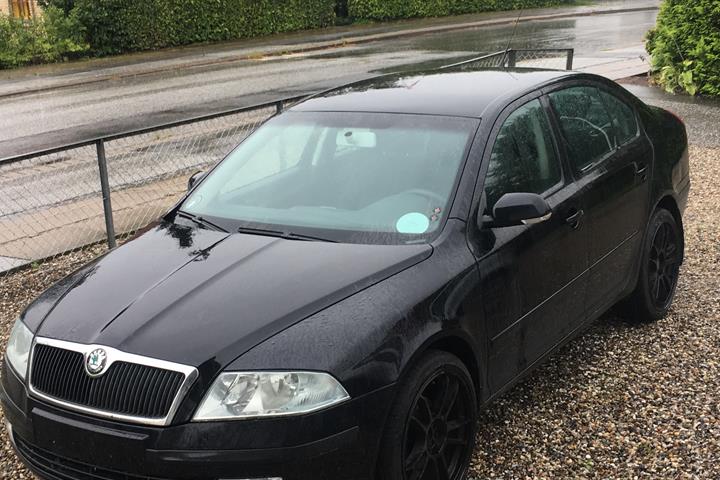 Sort Skoda Octavia fra 2007