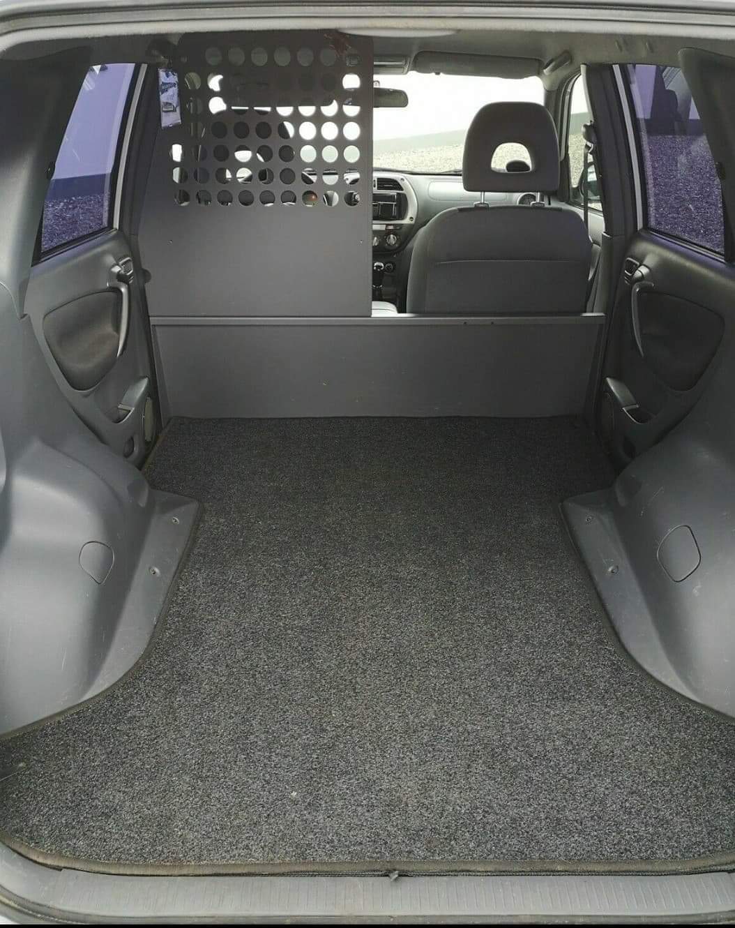 Grå Toyota RAV4 fra 2002