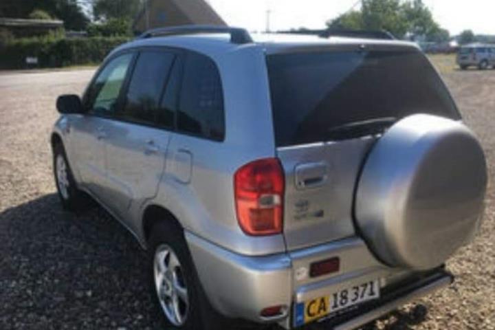 Grå Toyota RAV4 fra 2002