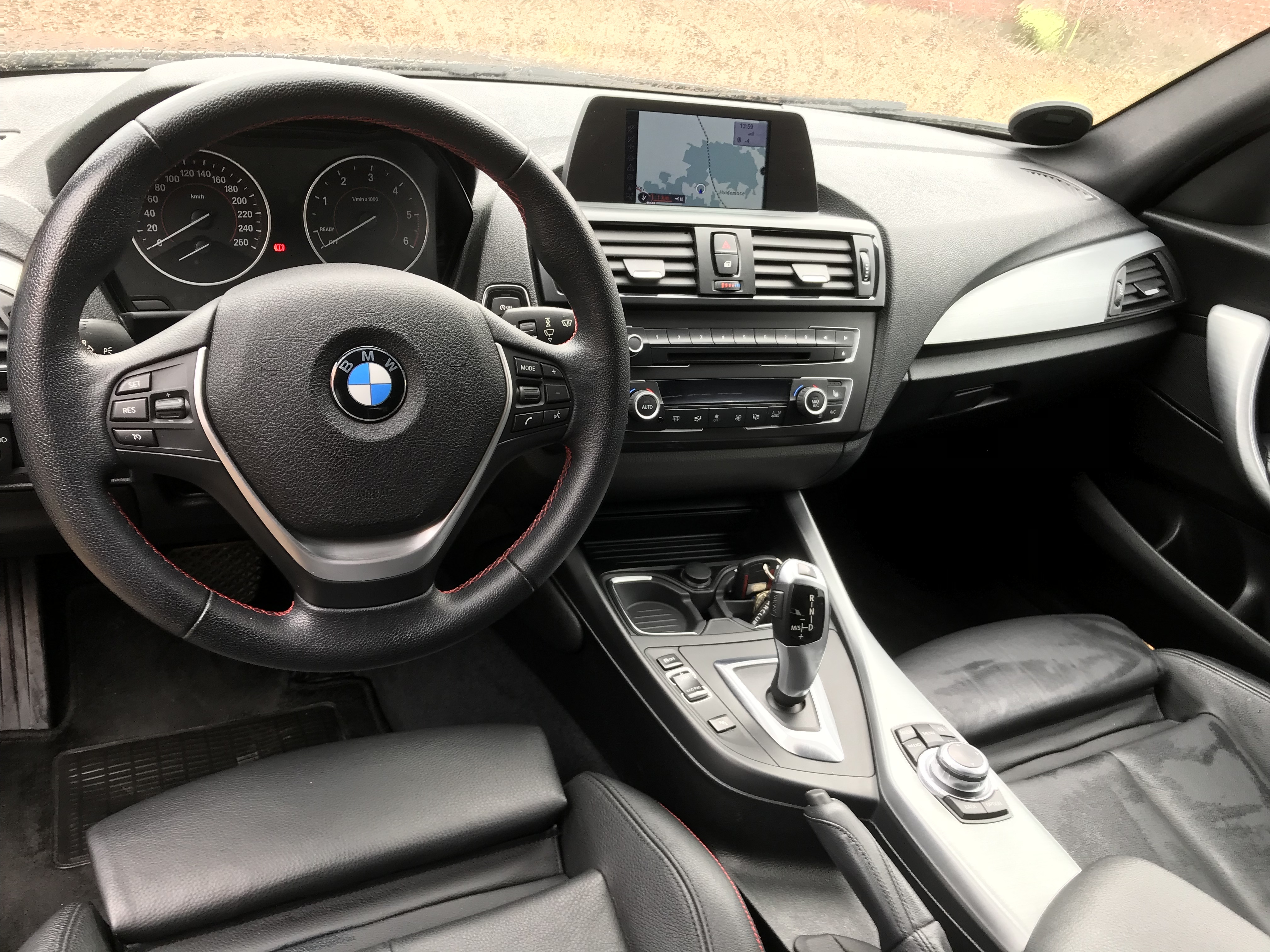 Grå BMW 120d fra 2012