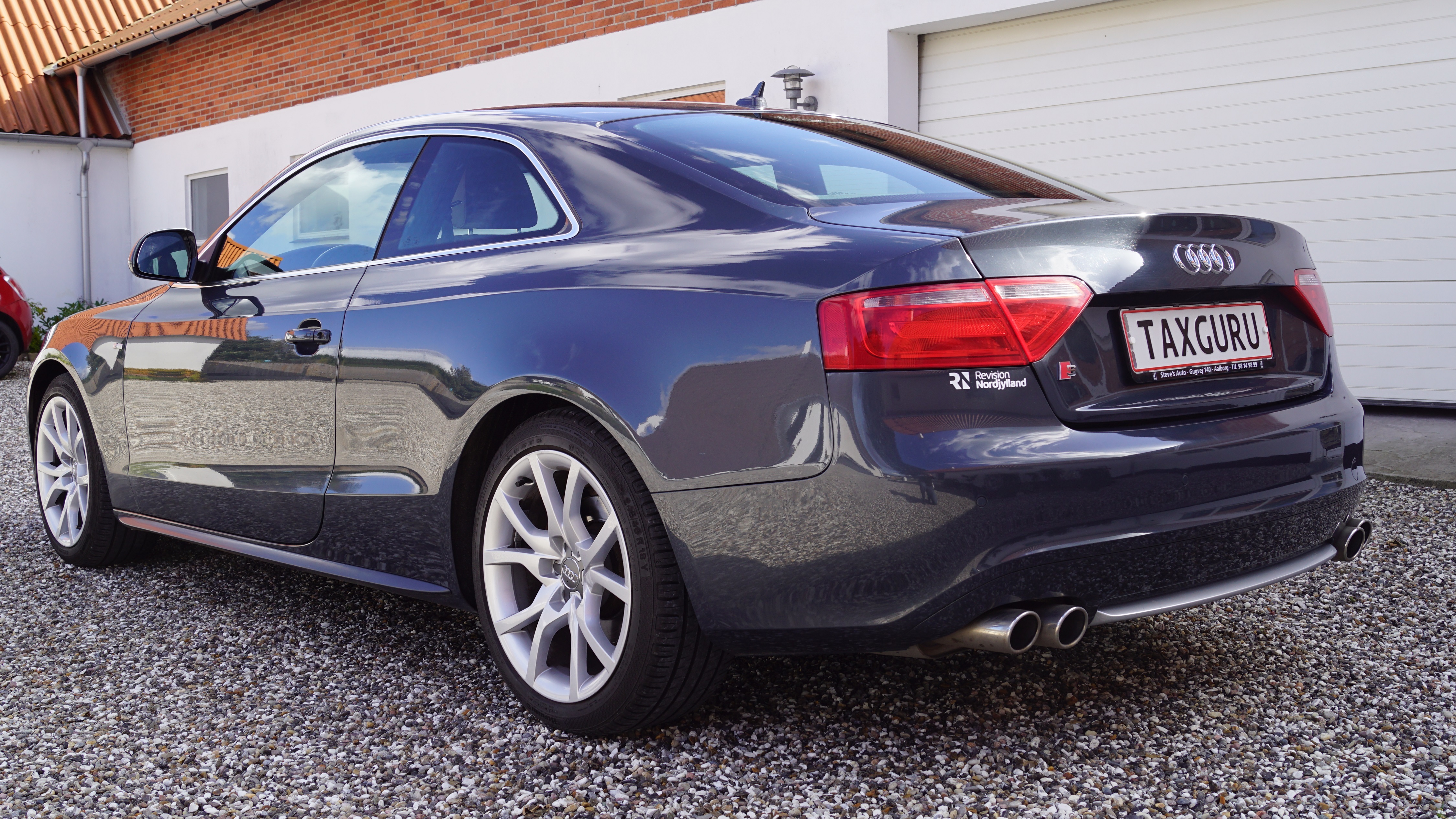 Grå Audi A5 fra 2008