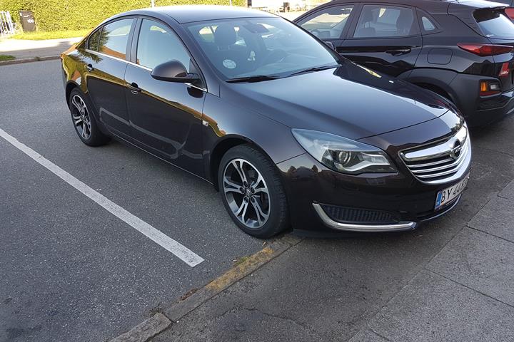 Brun Opel Insignia fra 2014