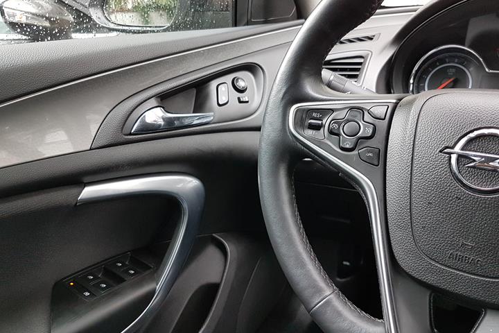 Brun Opel Insignia fra 2014