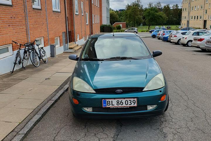 Grøn Ford Focus fra 1999