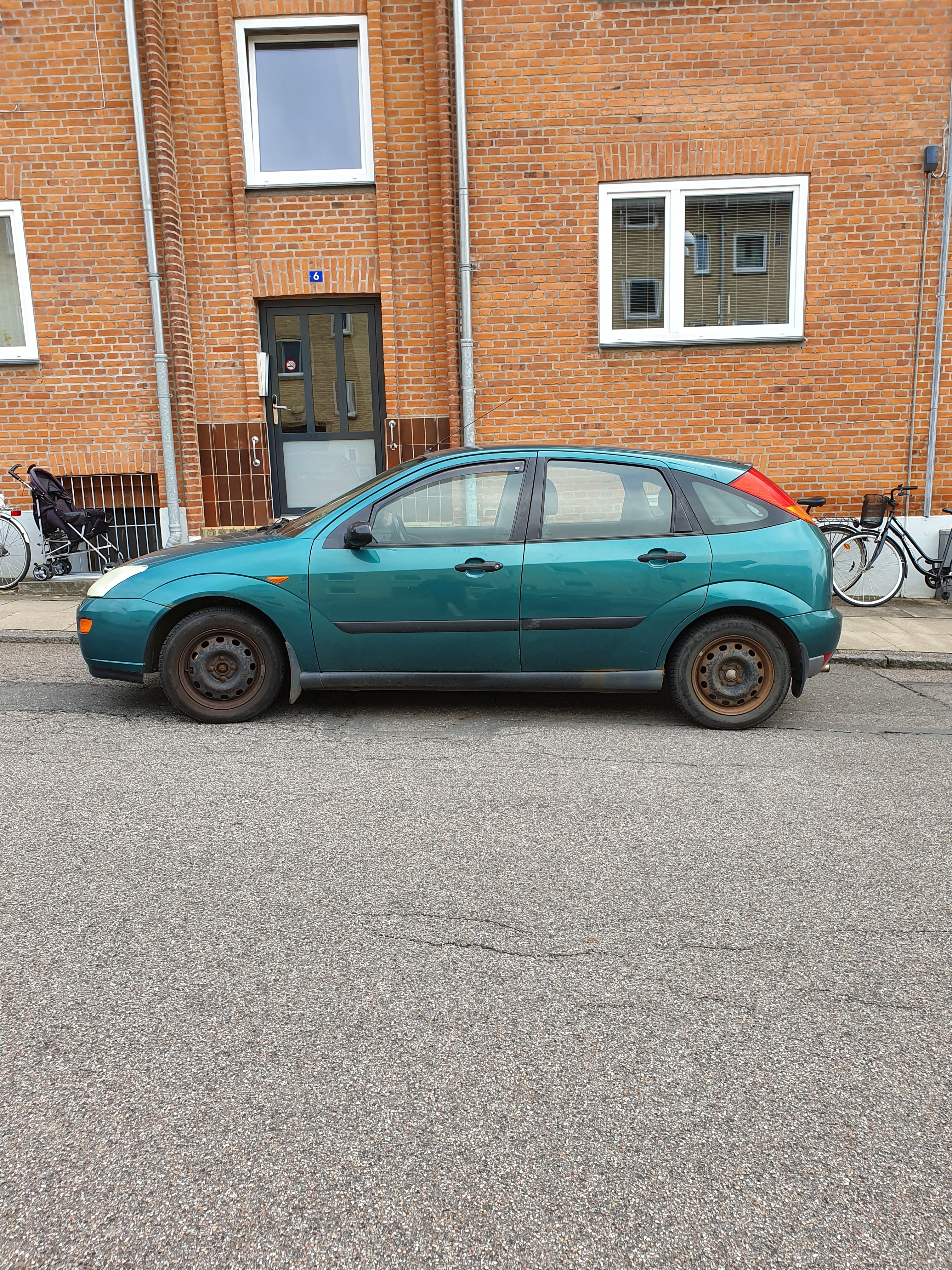 Grøn Ford Focus fra 1999