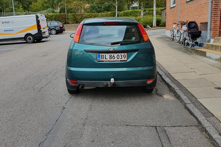 Grøn Ford Focus fra 1999