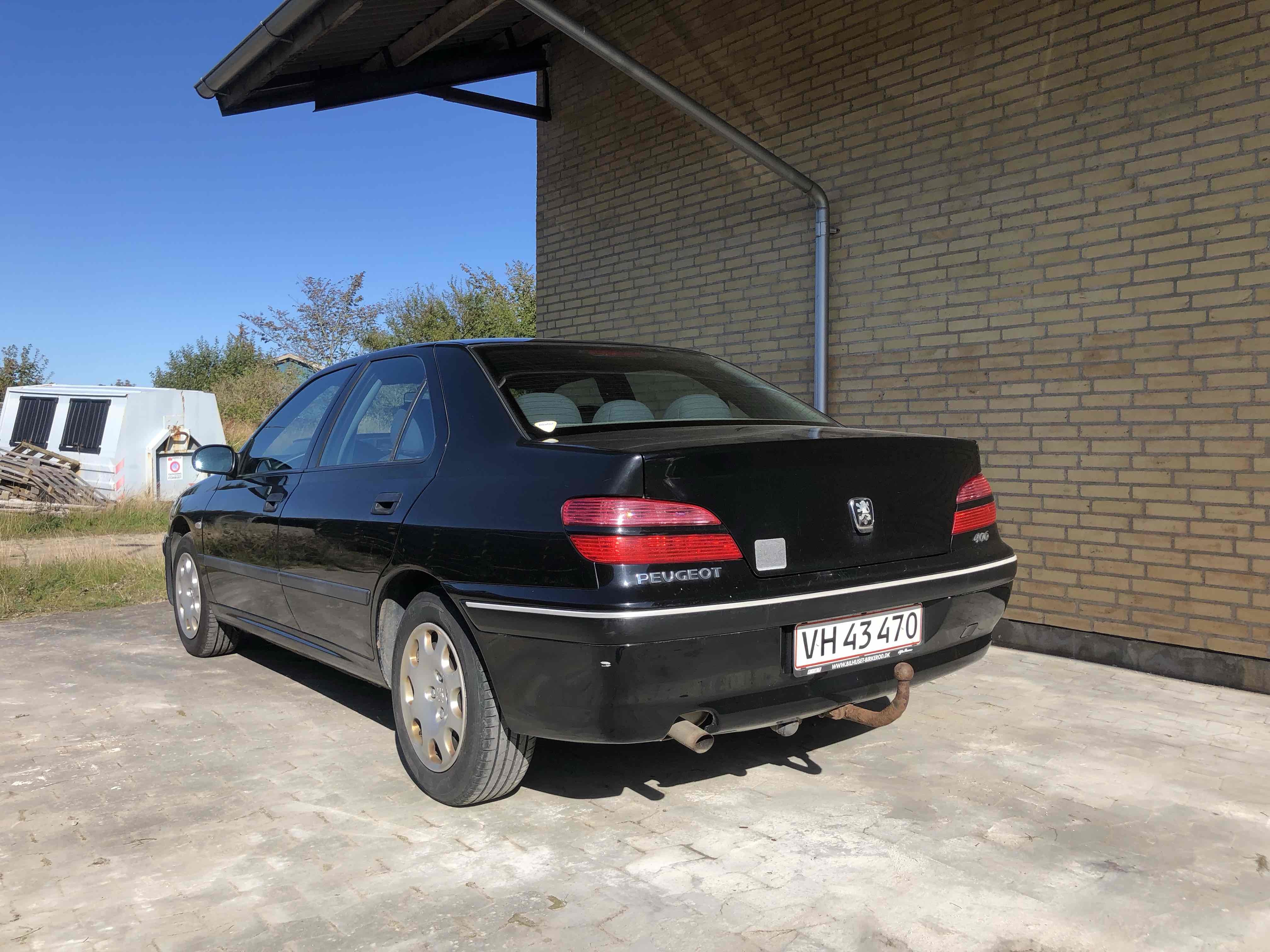 Sort Peugeot 406 fra 2000