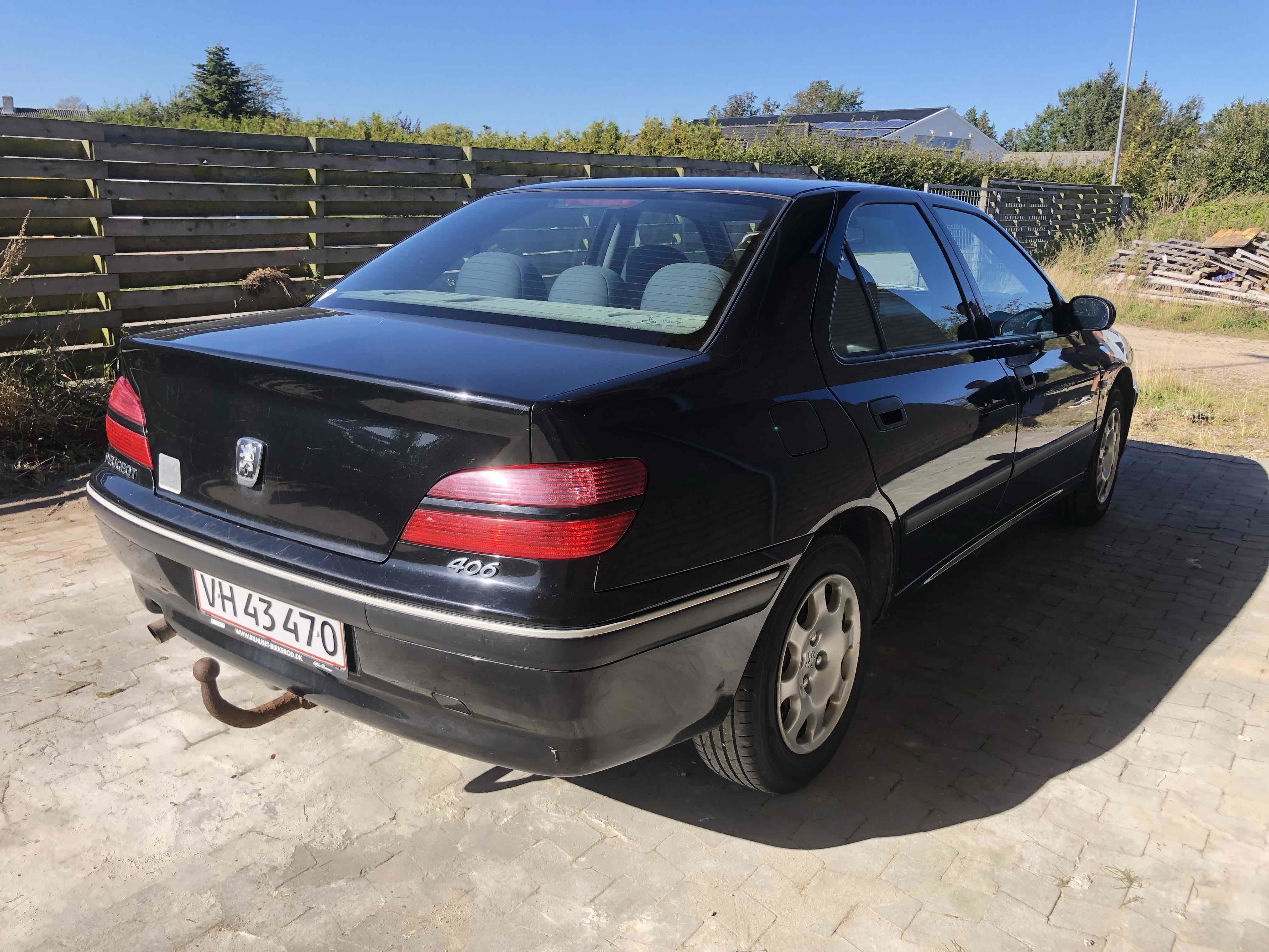 Sort Peugeot 406 fra 2000