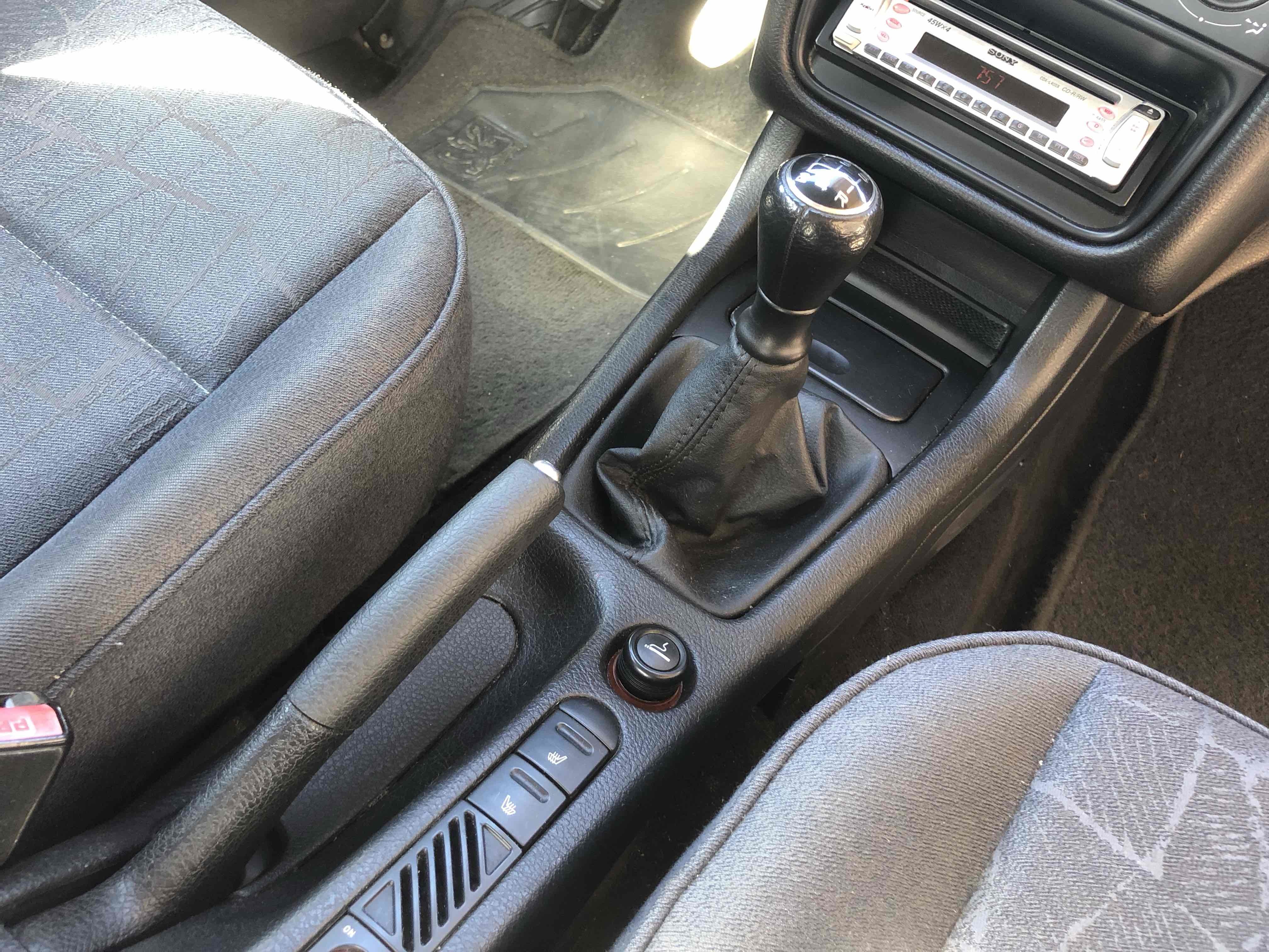 Sort Peugeot 406 fra 2000