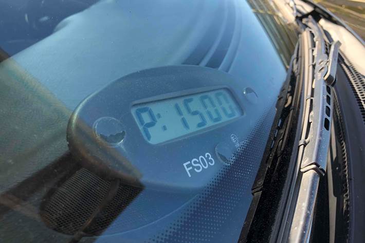 Sort Peugeot 406 fra 2000