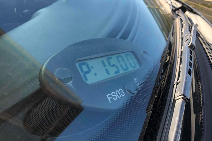 Sort Peugeot 406 fra 2000