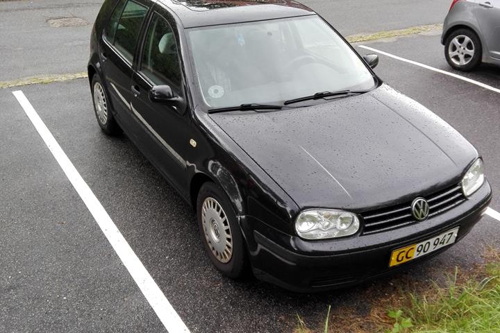 Sort VW Golf IV fra 1999