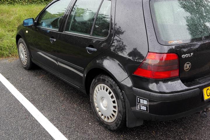 Sort VW Golf IV fra 1999
