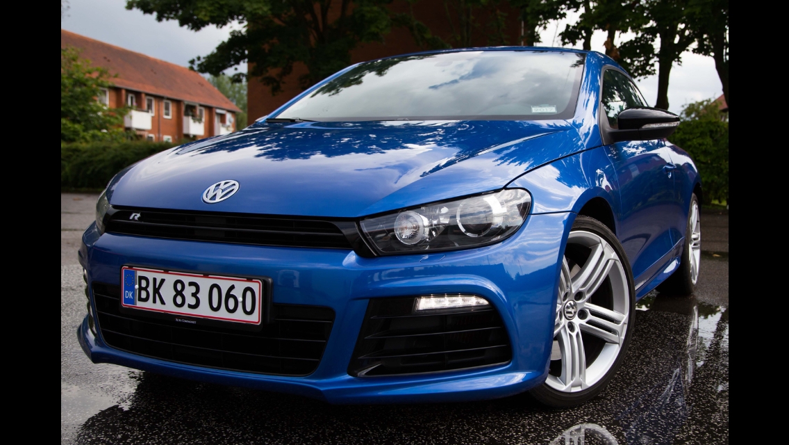 Blå VW Scirocco fra 2010