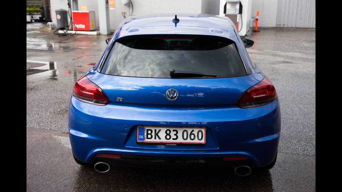 Blå VW Scirocco fra 2010