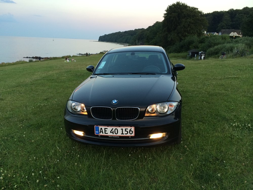 Sort BMW 114 fra 2008