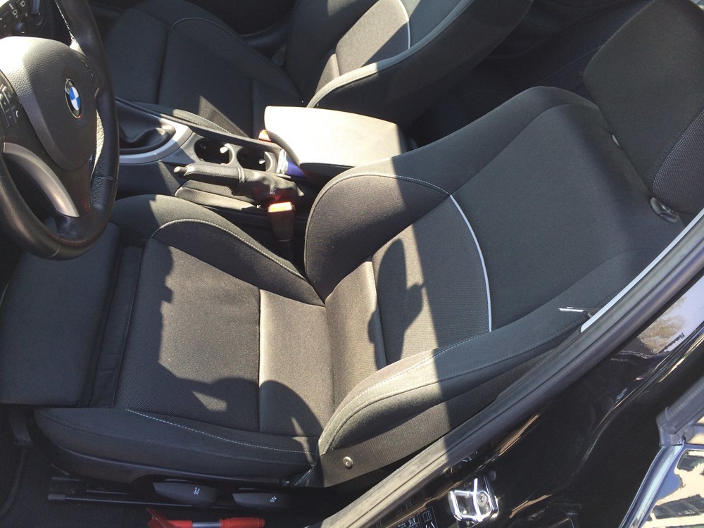 Sort BMW 114 fra 2008