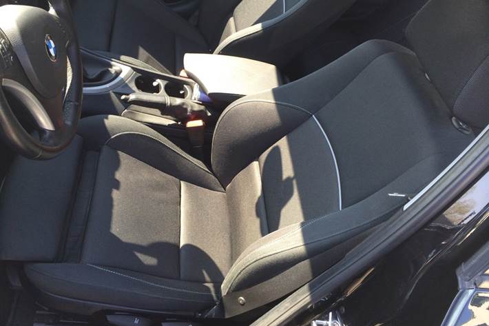 Sort BMW 114 fra 2008