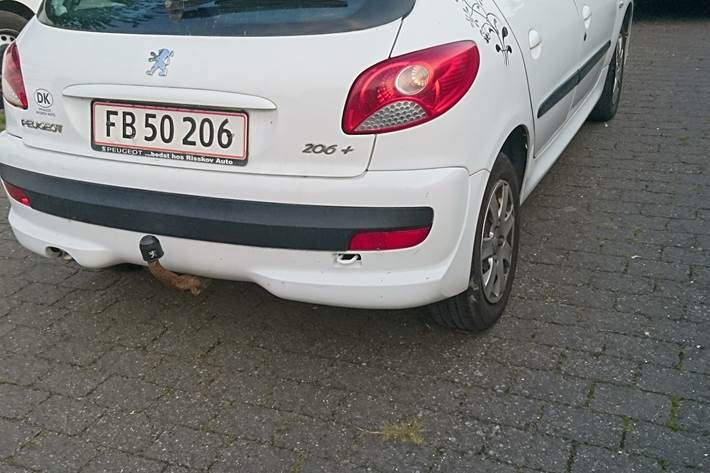 Hvid Peugeot 206 fra 2011