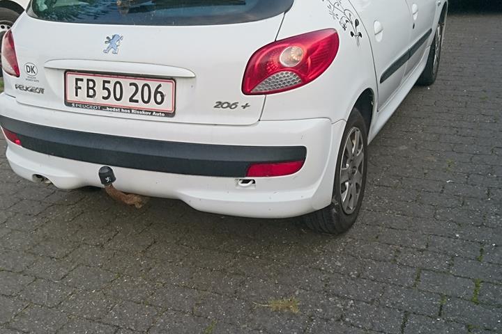 Hvid Peugeot 206 fra 2011