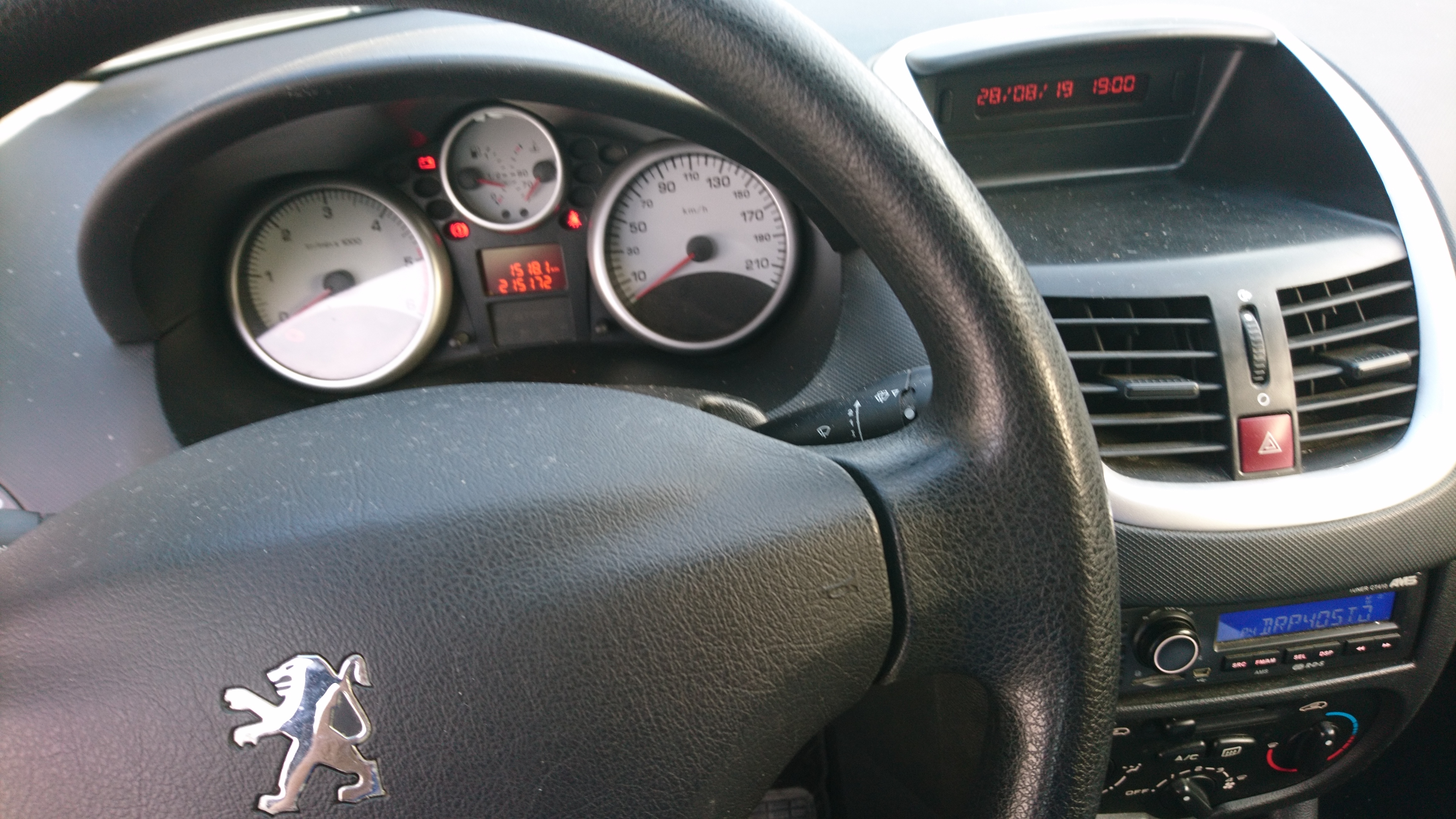 Hvid Peugeot 206 fra 2011