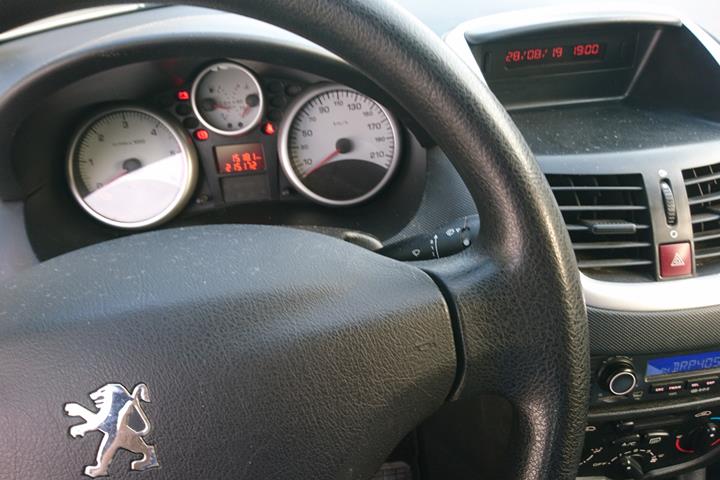 Hvid Peugeot 206 fra 2011
