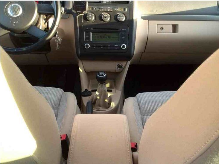 Sort VW Touran fra 2006