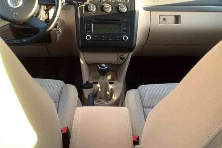 Sort VW Touran fra 2006