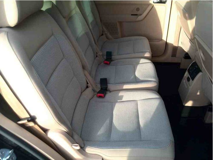 Sort VW Touran fra 2006