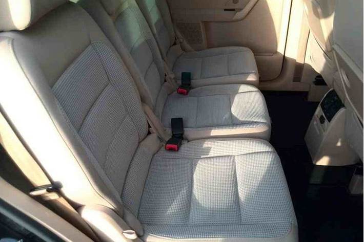 Sort VW Touran fra 2006