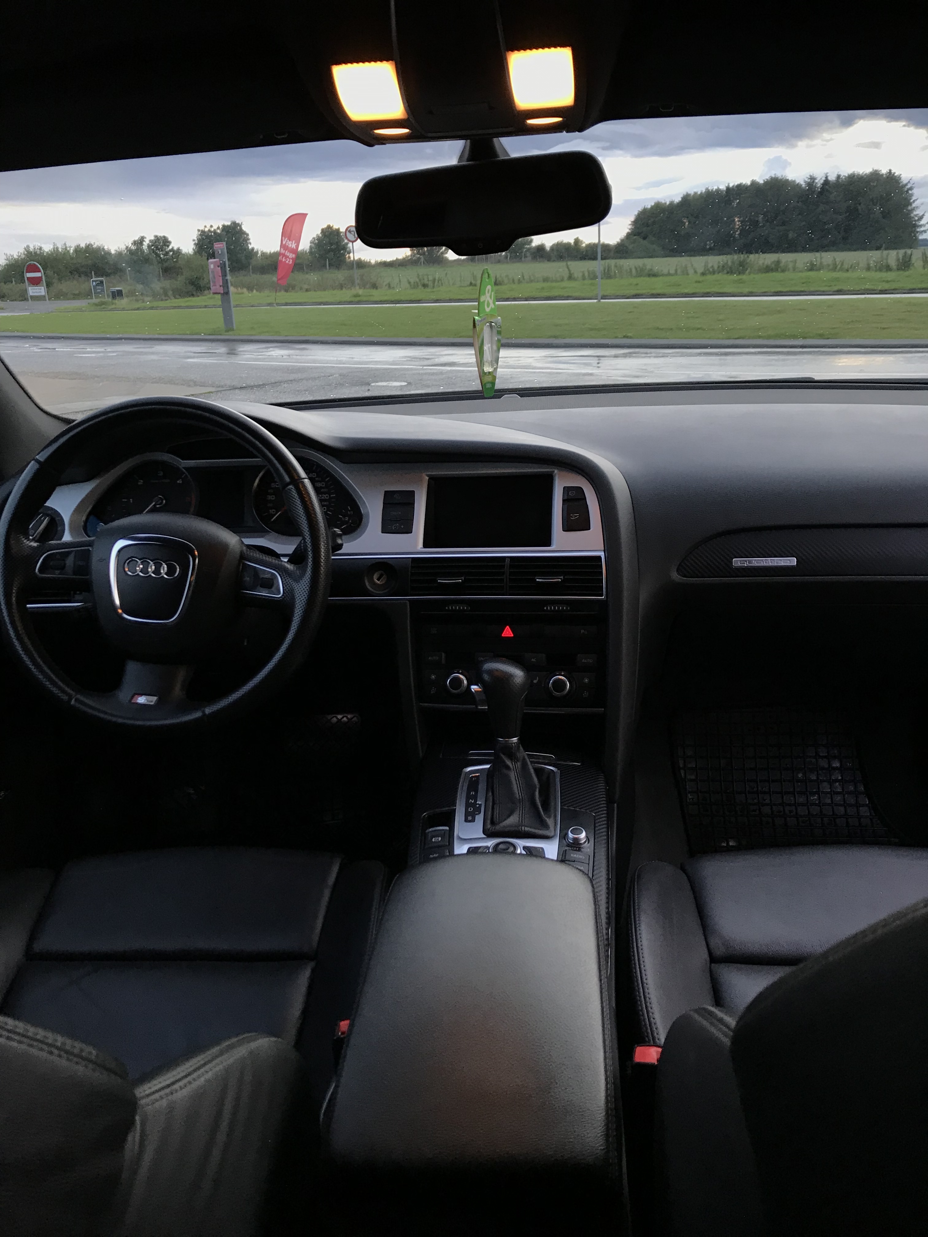 Grå Audi A6 fra 2010