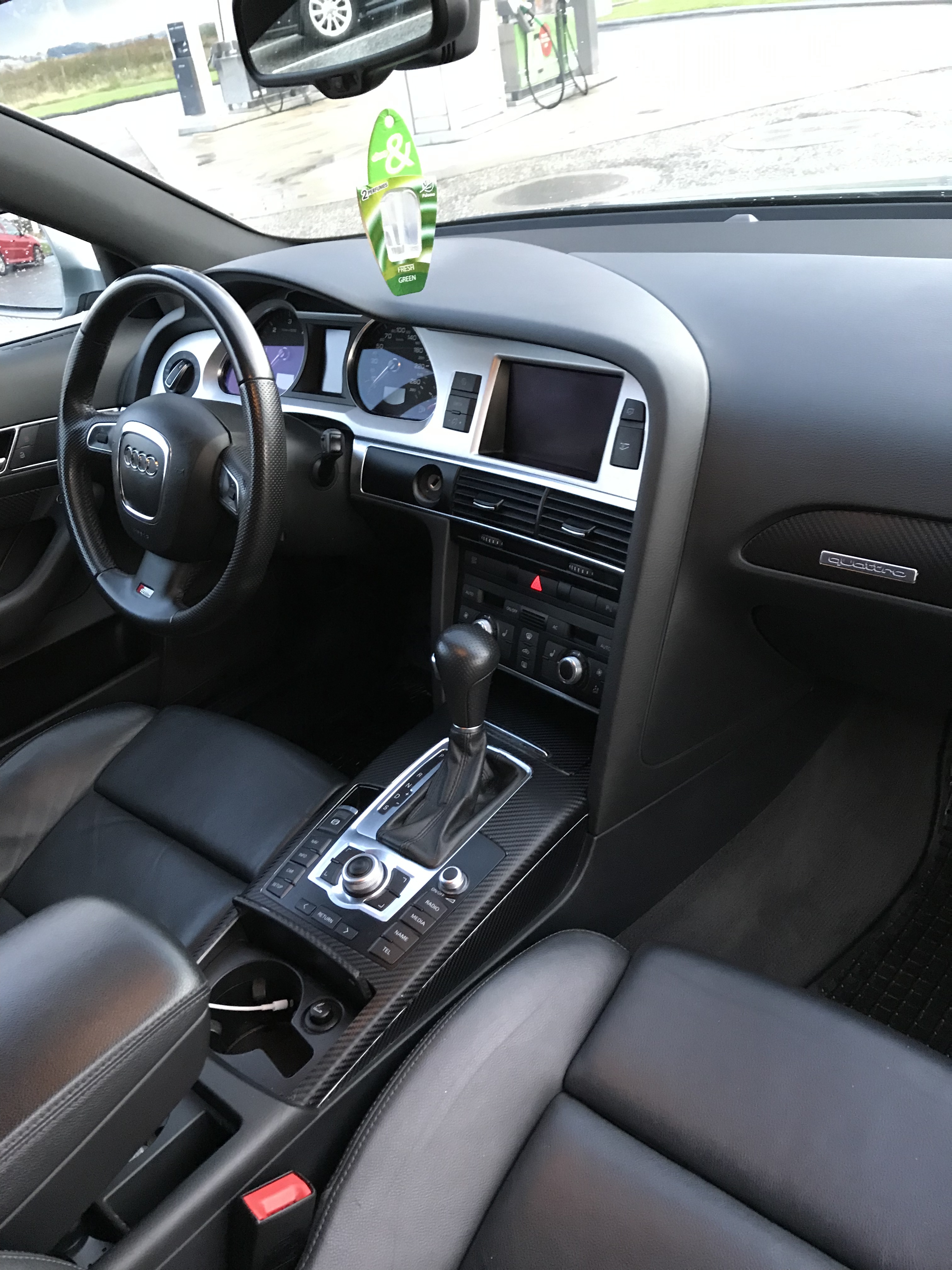 Grå Audi A6 fra 2010