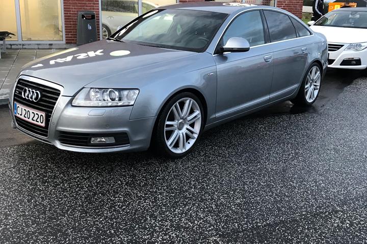 Grå Audi A6 fra 2010