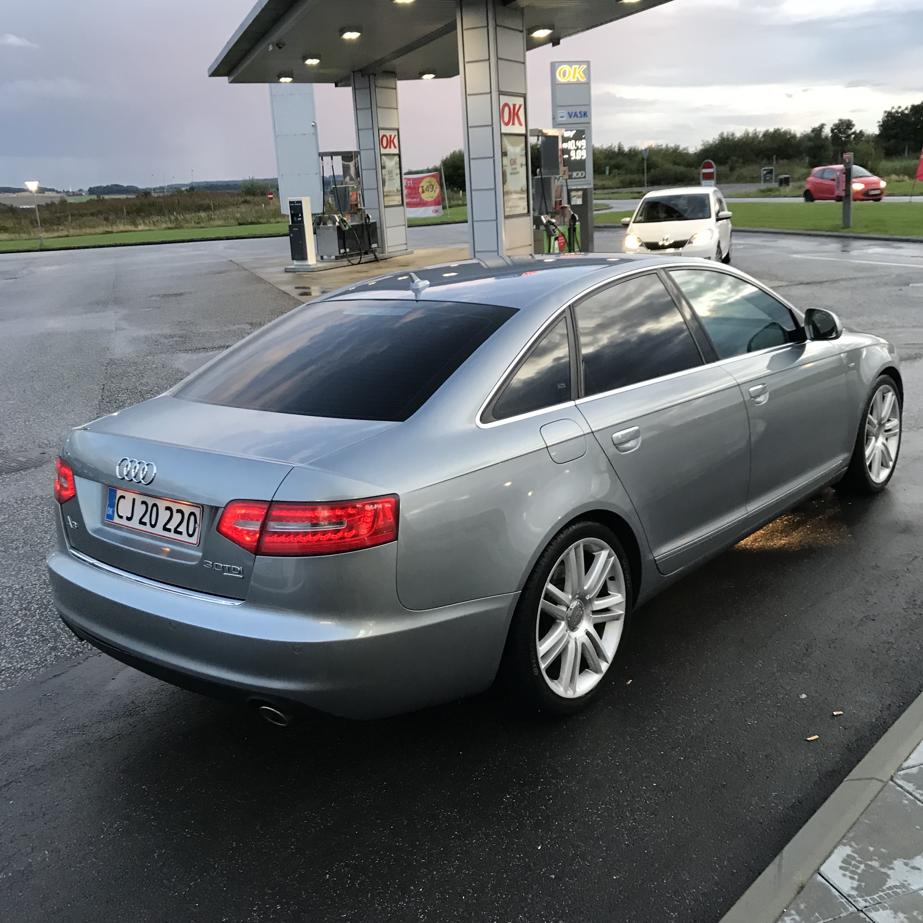 Grå Audi A6 fra 2010
