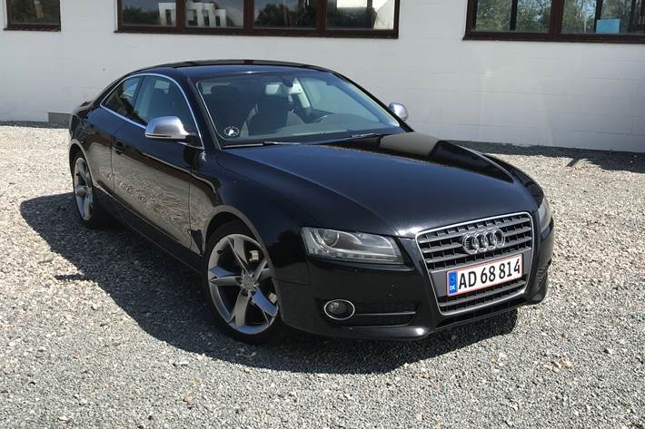 Sort Audi A5 fra 2008