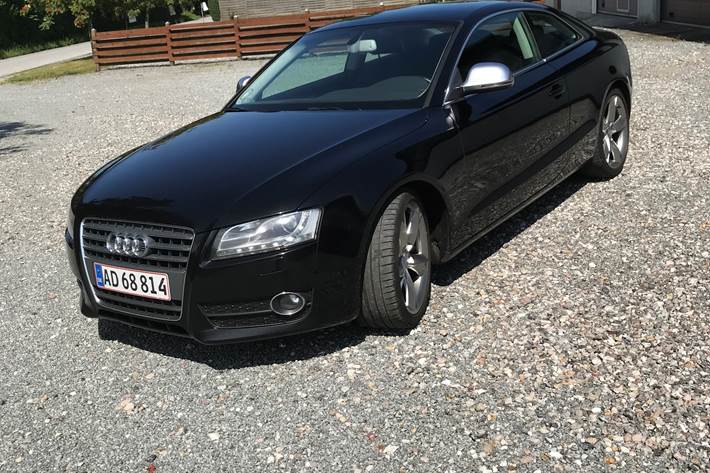Sort Audi A5 fra 2008