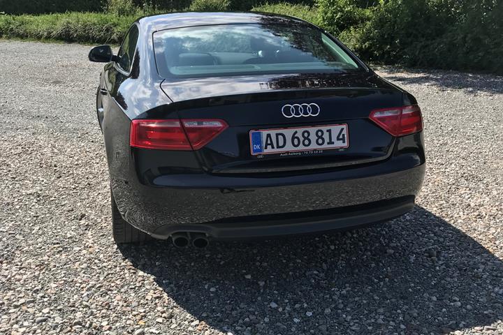 Sort Audi A5 fra 2008
