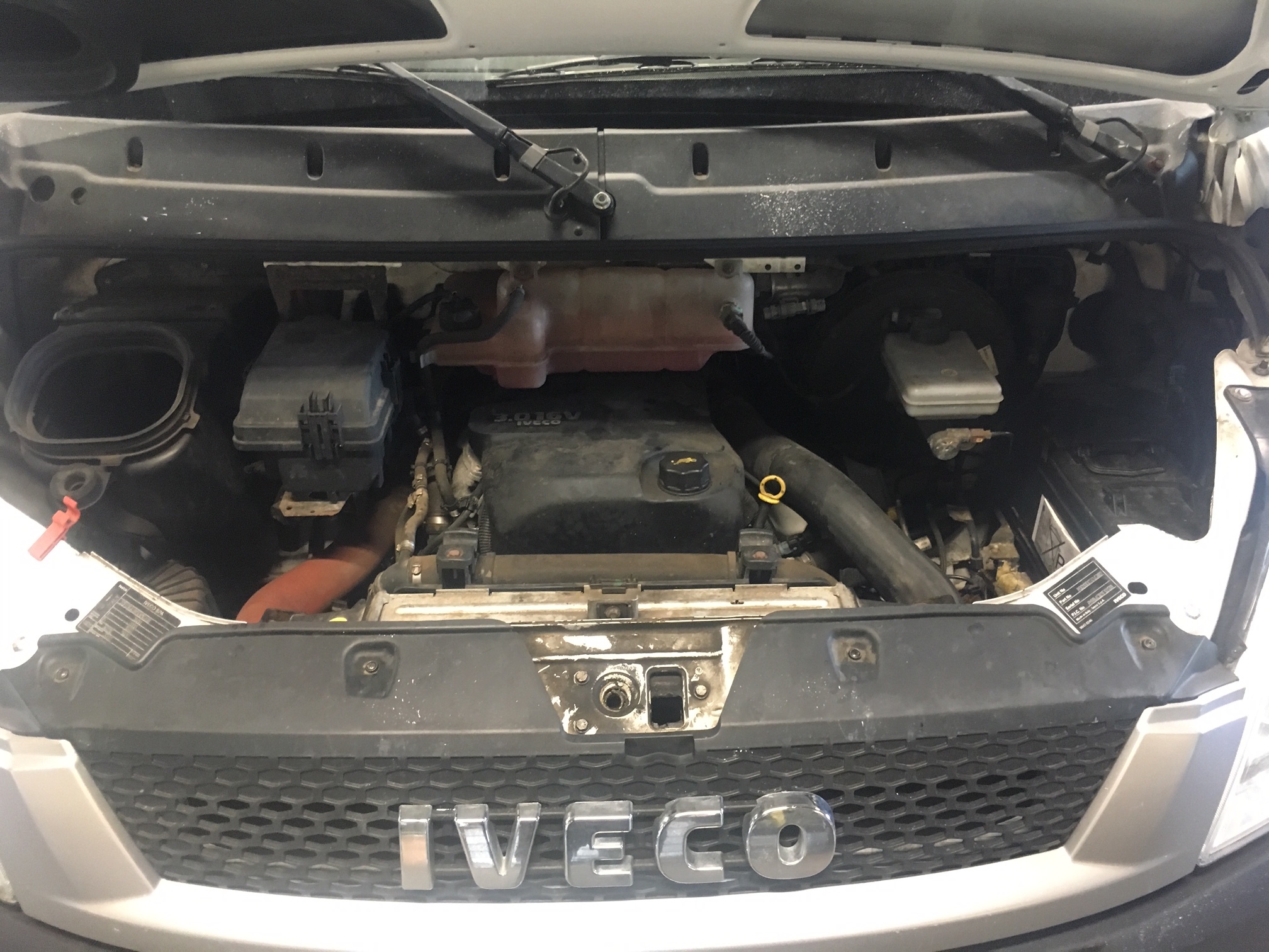 Hvid Iveco 35C15 fra 2010