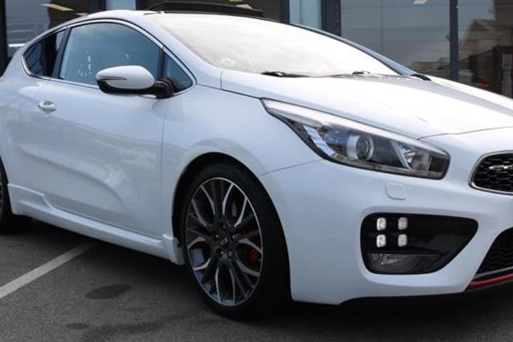 Hvid Kia Ceed fra 2014
