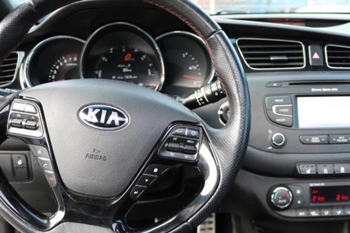 Hvid Kia Ceed fra 2014