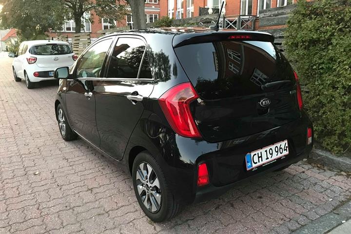 Sort Kia Picanto fra 2016