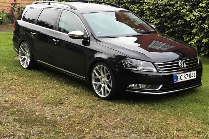 Sort VW Passat fra 2010